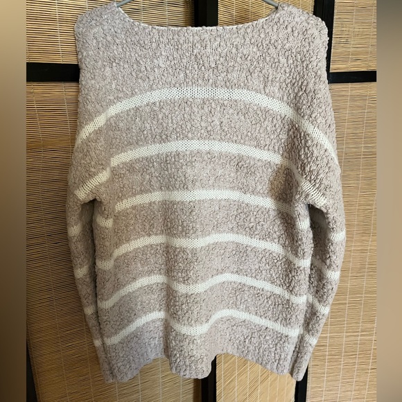 Calvin Klein Textured Chunky Knit Sweater - Picture 2 of 3